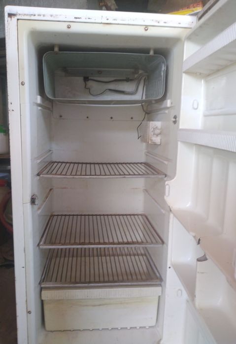 Холодильник бирюса