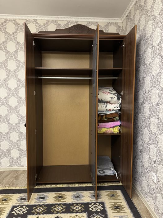 Продам спальный шкаф