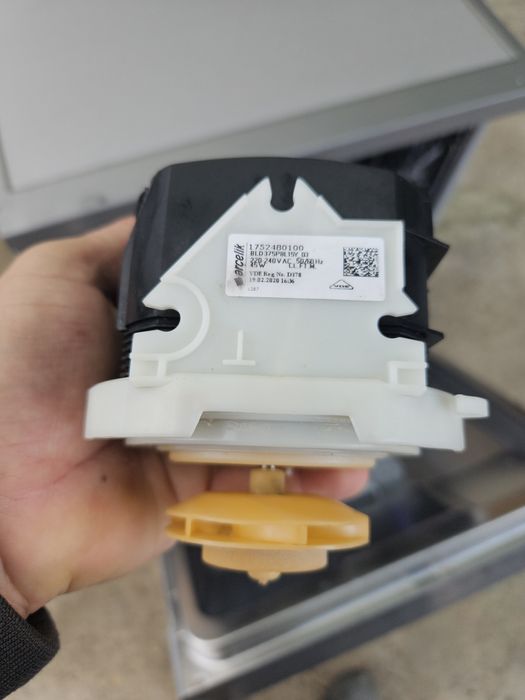 Masina spalat vase Beko DFN16410X