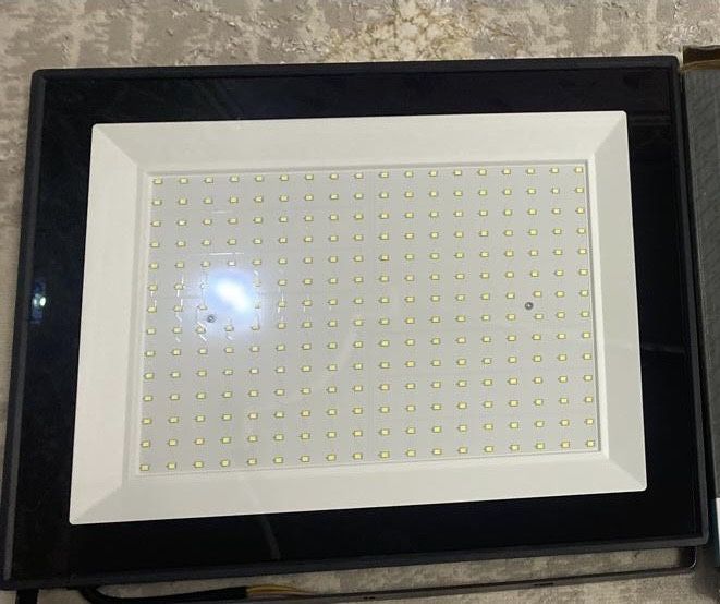 Прожектор светодиодный