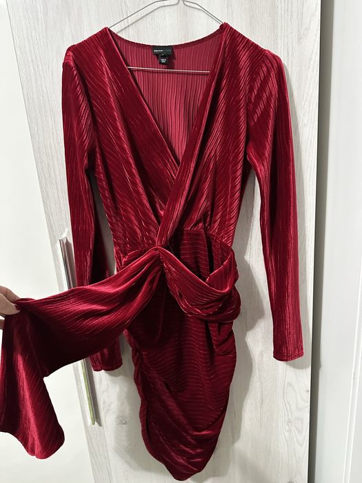 Vand rochie dama ,din catifea ,marimea 34