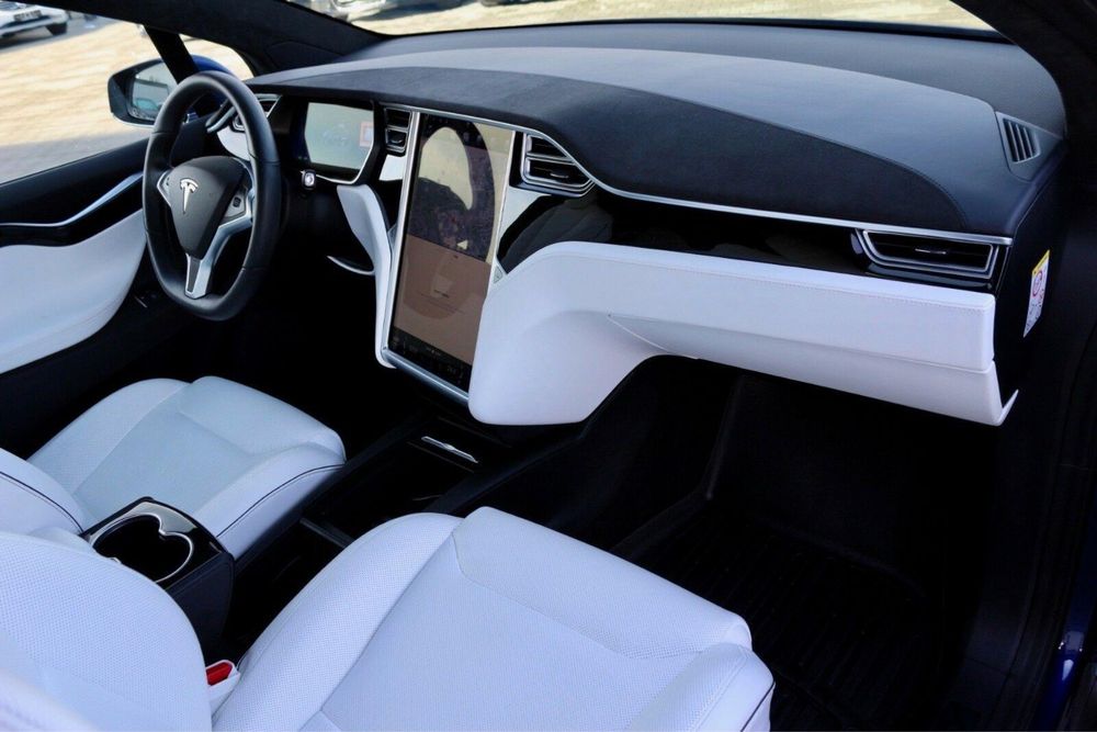 Tesla Model X 90D