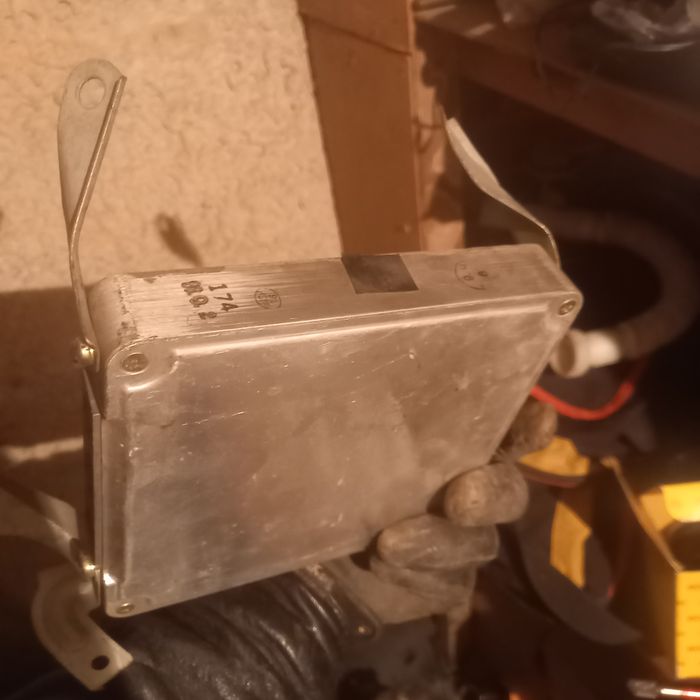 Бортовой компьютер от тоёты карины