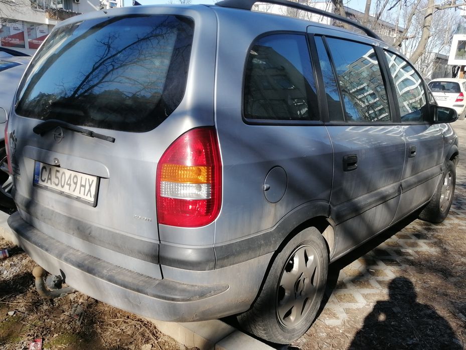 Opel zafira A цяла за части или ремонт