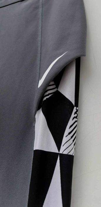 Nike оригинален дамски клин Л размер