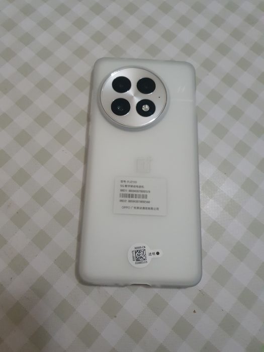 Продам OnePlus 13 256gb White