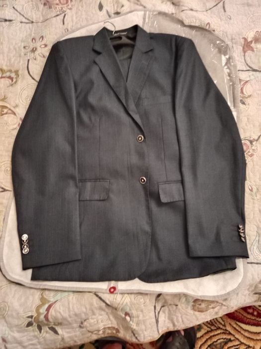 Костюм мужской новый