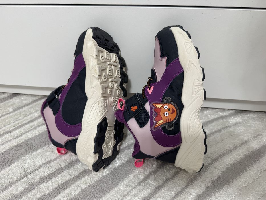 Кроссовки три кота