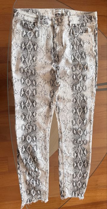 Pantaloni damă Zara