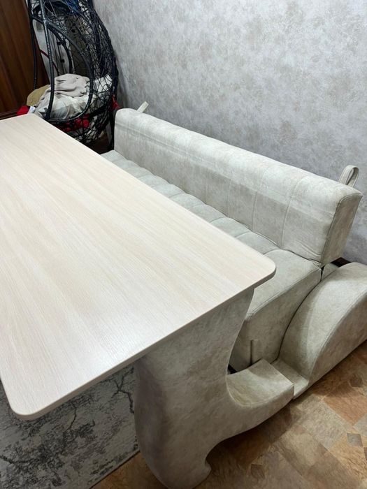 Продам диван стол