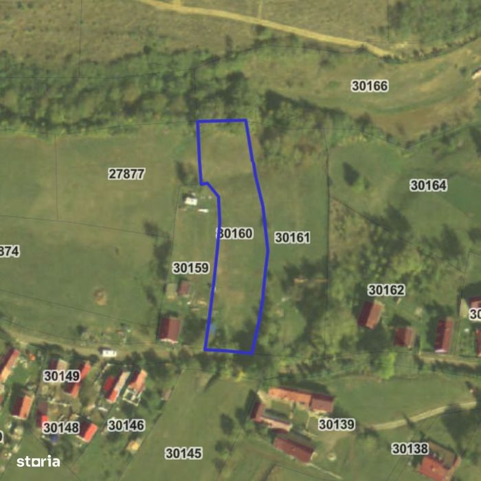 Teren parțial intravilan de vânzare în Pădureni, pe strada Argilei!