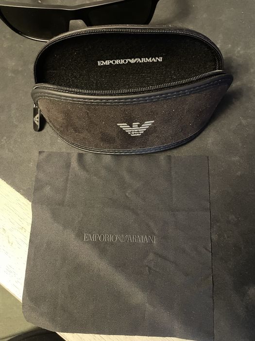 Vand ochelari de soare Armani