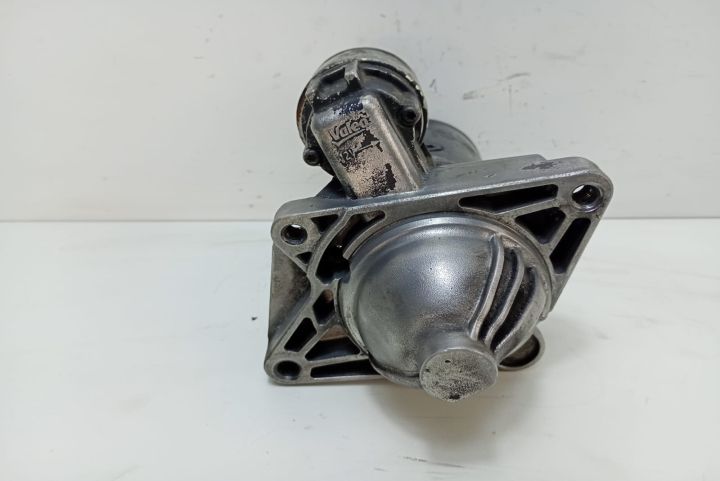 Electromotor  233002654R Renault Megane a 3-a generatie seria