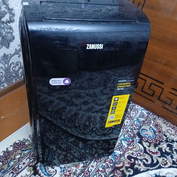 Mobilniy kondisioner sotiladi Zanussi 12