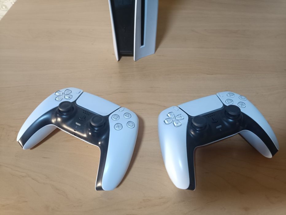 Sony PlayStation 5 в отличном состоянии