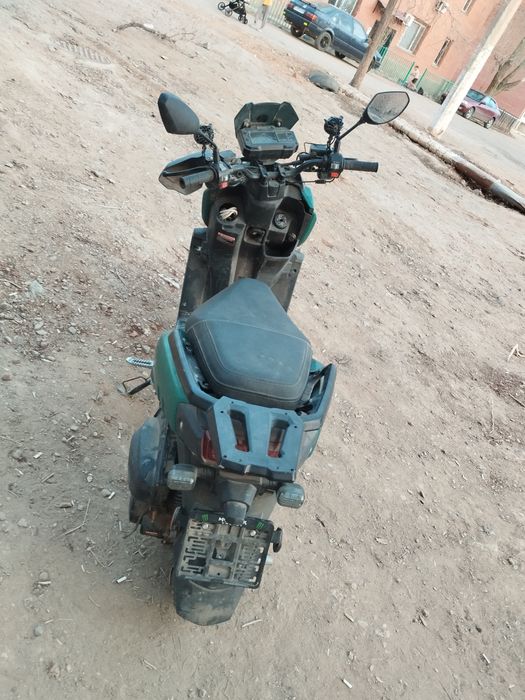 Продам скутер танк 180кб Биналия