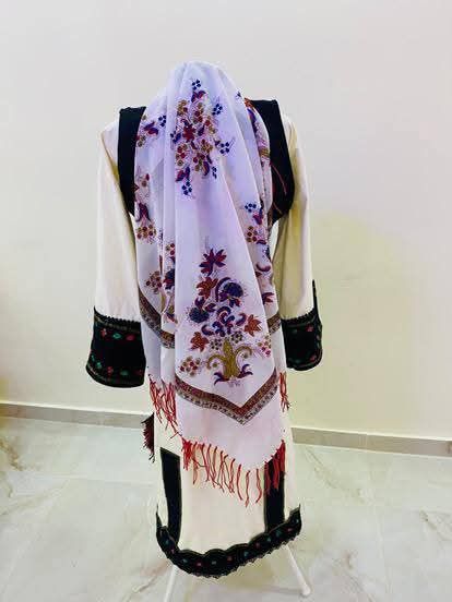 Продавам македонска носия