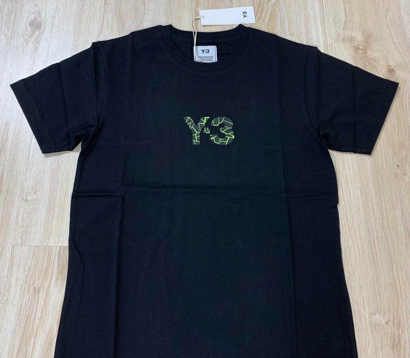 Нови мъжки тениски Adidas Y-3 Yamamoto налични в черен и в сив цвят