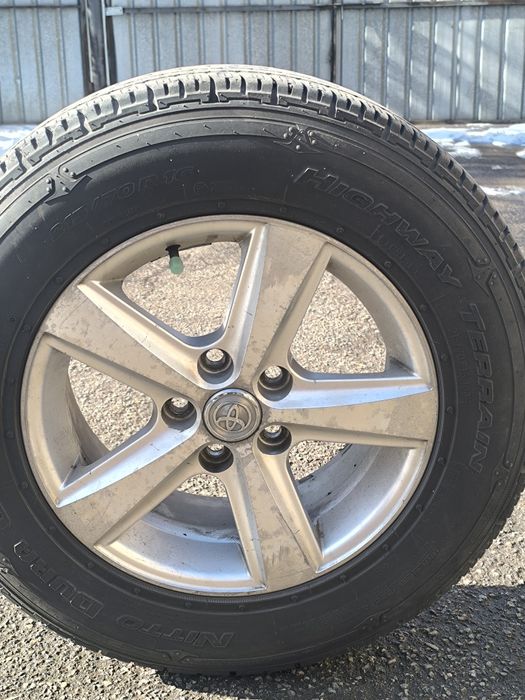 Продам диски с шинами в отличном состоянии