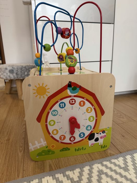 Монтесори Дървен образователен куб с активности Ферма Tooky Toy