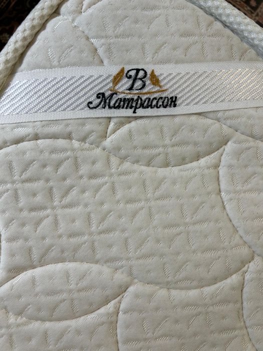 Продам кровать с матрасом