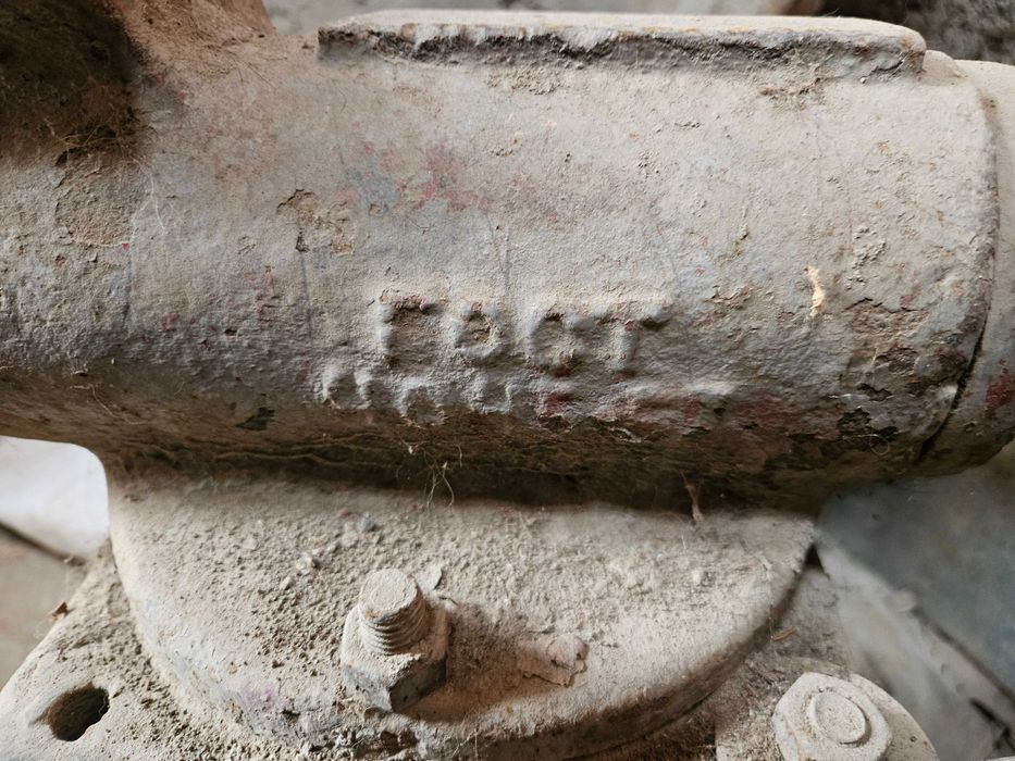 Тиски советские большие