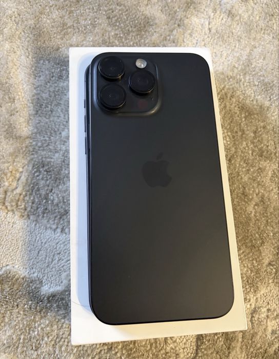 Vând Iphone 15 Pro Max 256gb