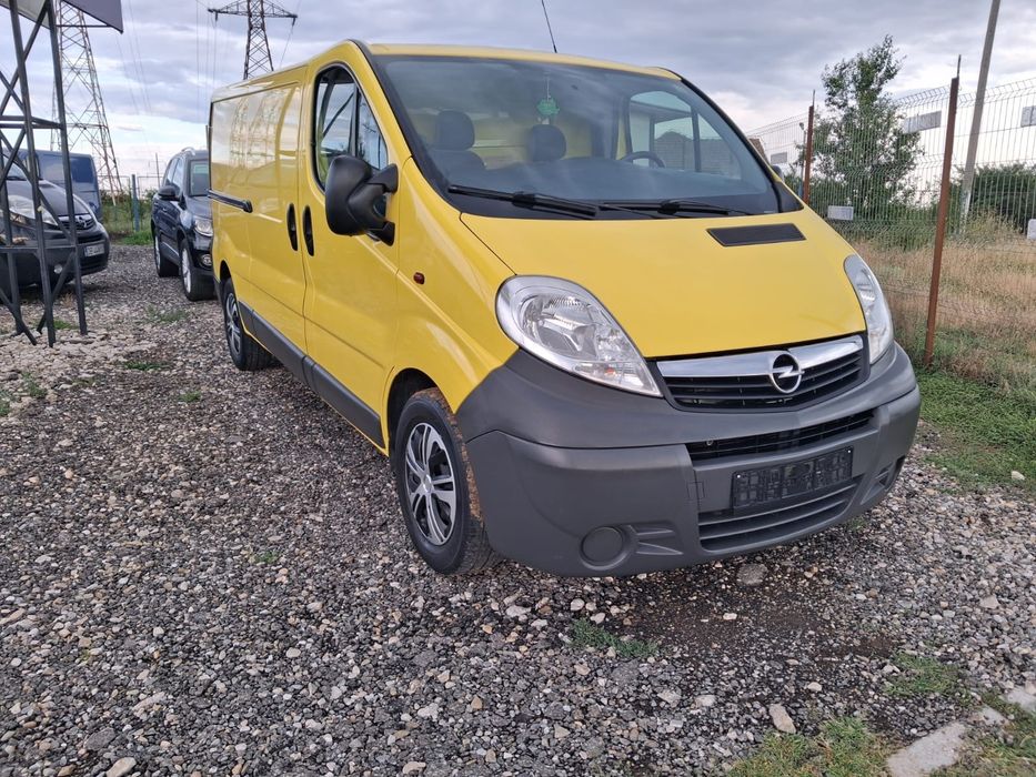 Opel Vivaro ( Renault Trafic )