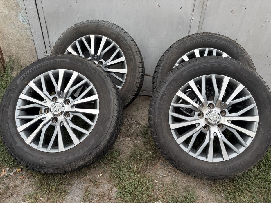 Диски Lexus LX570 R20 с зимней резиной Bridgestone 275/55/20
