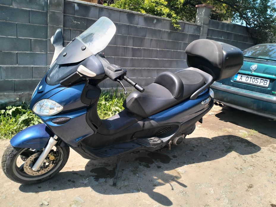 Продавам скутер piagio x 9 200 cc
