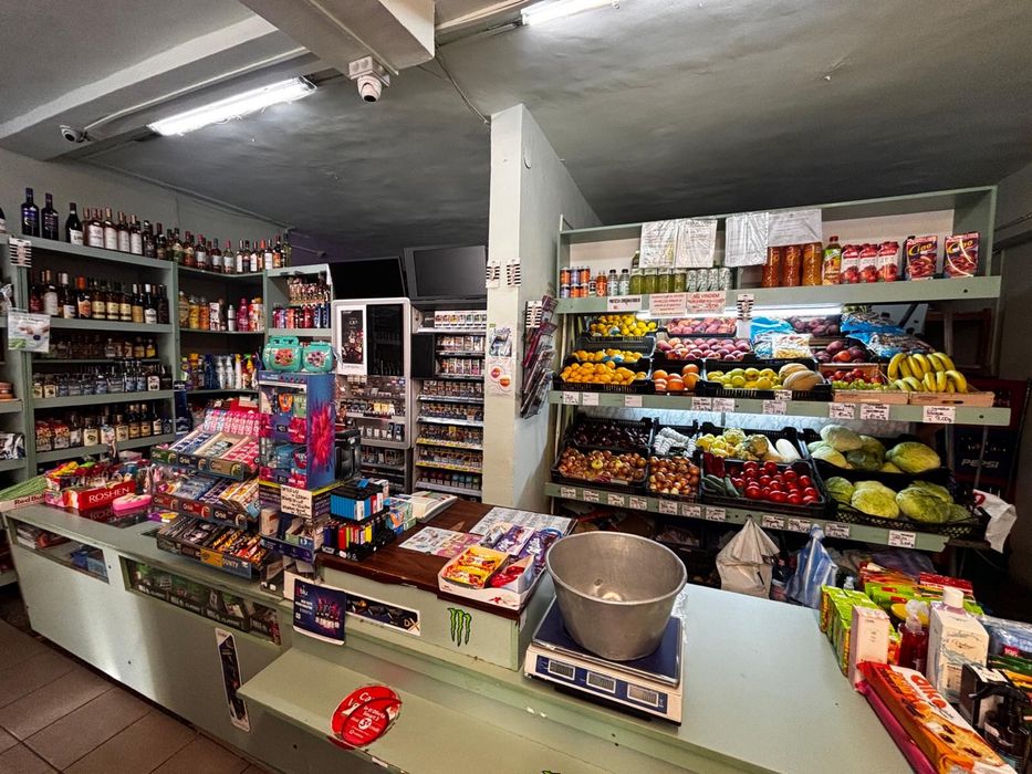 Vand aferece la cheie magazin alimentar