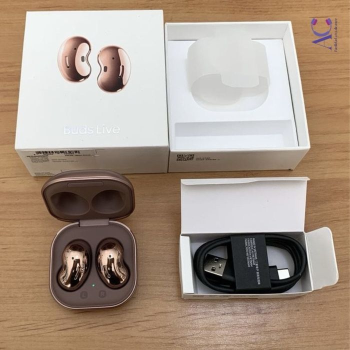 Продам Bluetooth гарнитуру Samsung Galaxy Buds Live
