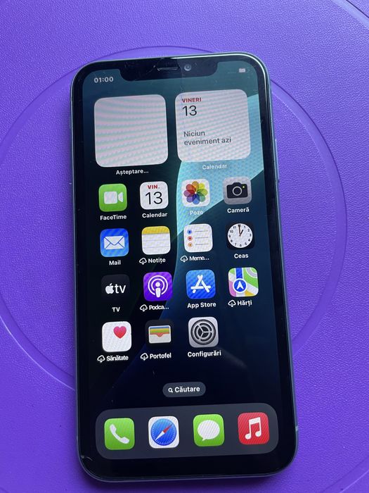Vând iPhone 11 impecabil liber de rețea