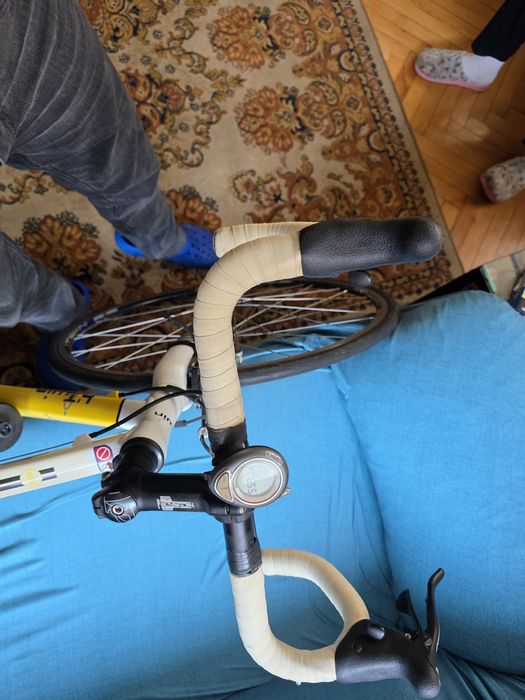 Vând  bicicletă Cursieră Decatlon