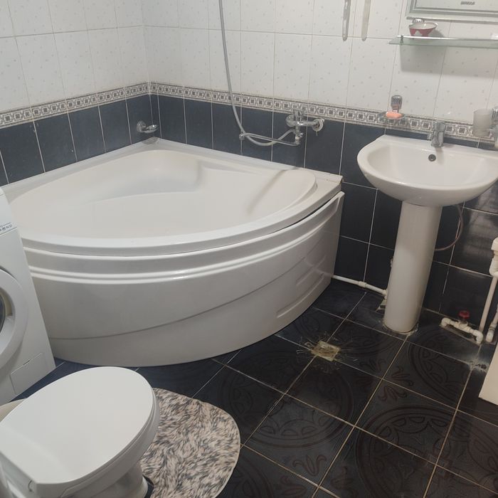 Уй сотилади хамма шароитлари бор