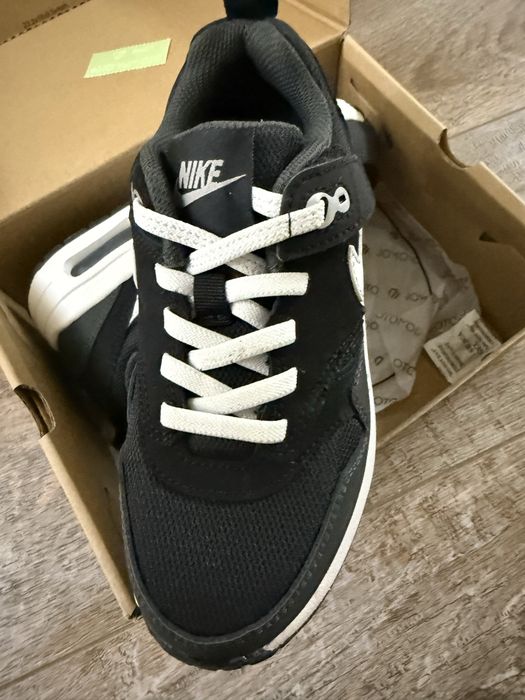 кроссовки детские новые Nike