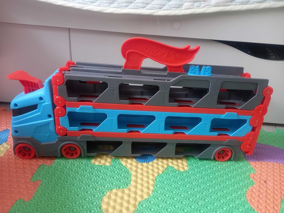 Hot wheels автовоз
