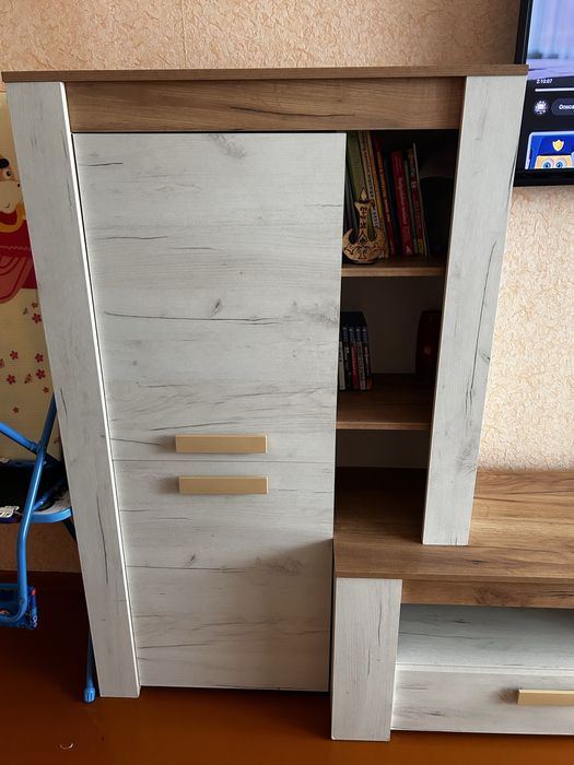 Продам стенку в хорошем состоянии.