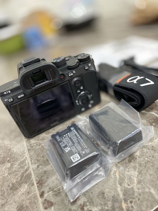 Продам Sony A7 III