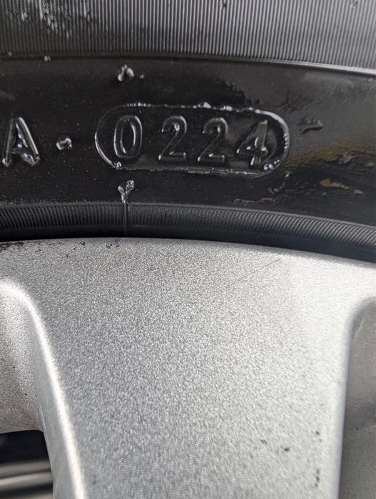 Roti 215 55 16 Anvelope cauciucuri Nokian + jante aliaj originale Ford