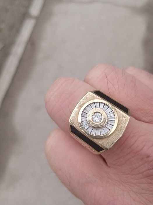 Печатку золотую продам