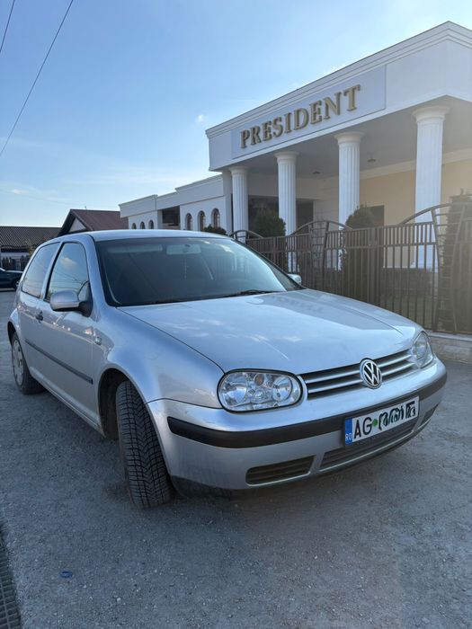 Vand gof 4,an 2000, pret 5000lei