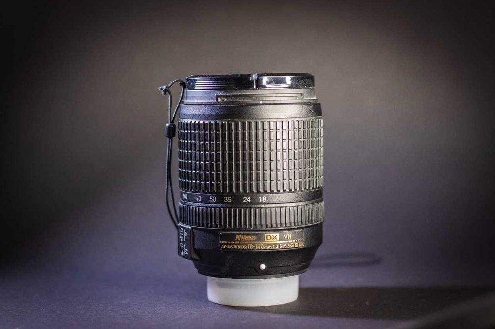 Nikon D5100+obiectiv 18-55mm VR+obiectiv18-140mm VR+accesorii complete