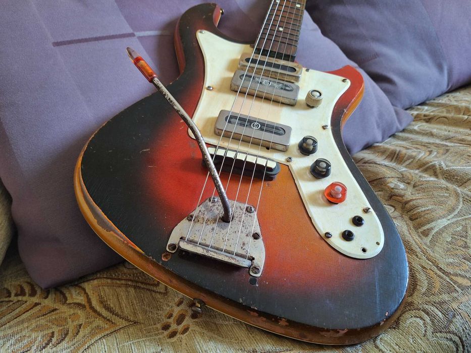 Ретро българска китара Орфей