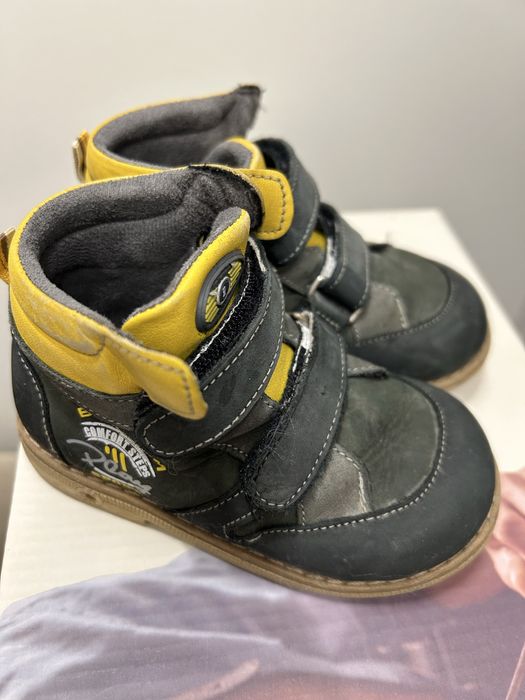 детская обувь на девочку