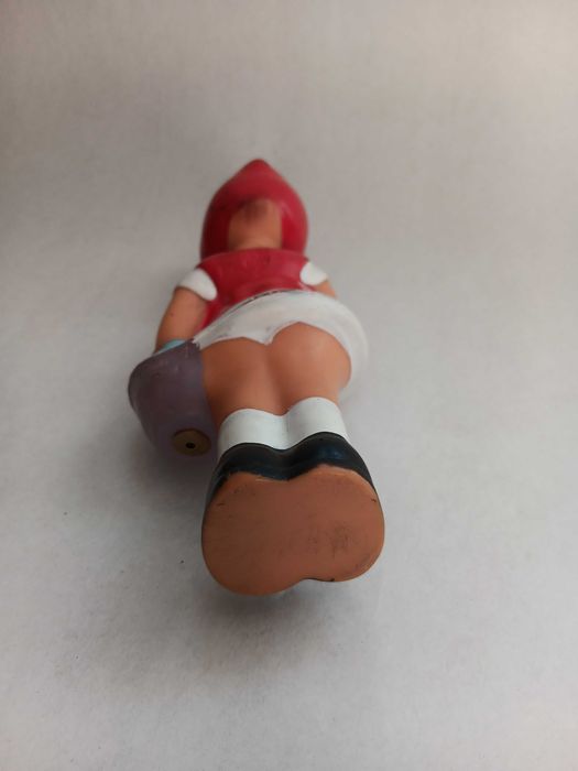 Jucarie veche Aradeanca, scufita rosie,De colectie, Perioada comunista