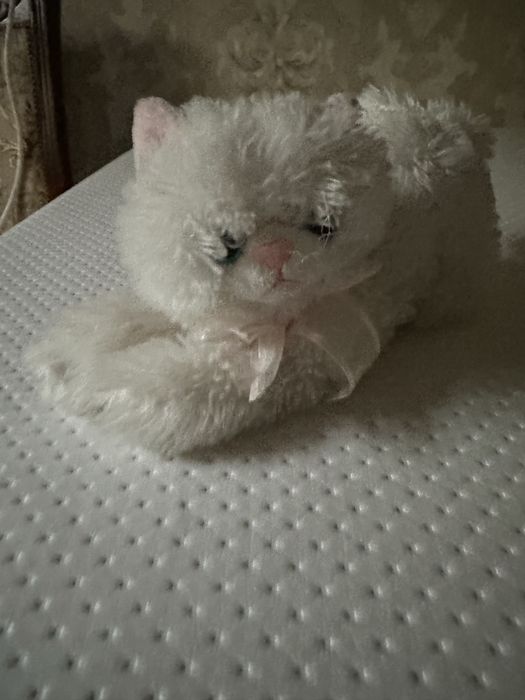 Кошка игрушечная