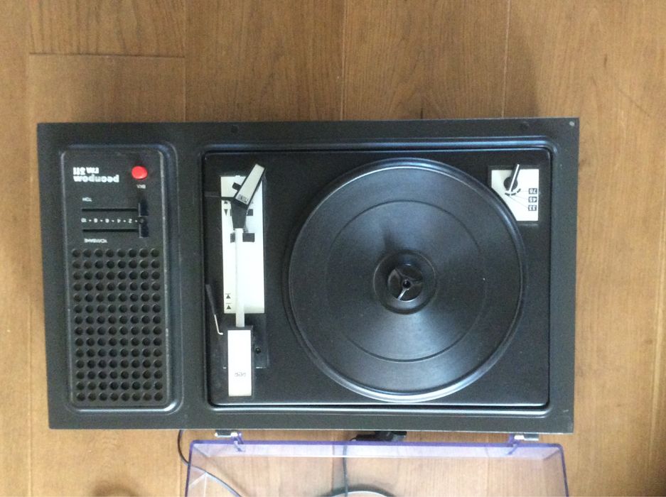 Продавам грамофон респром гм 311 (моно)