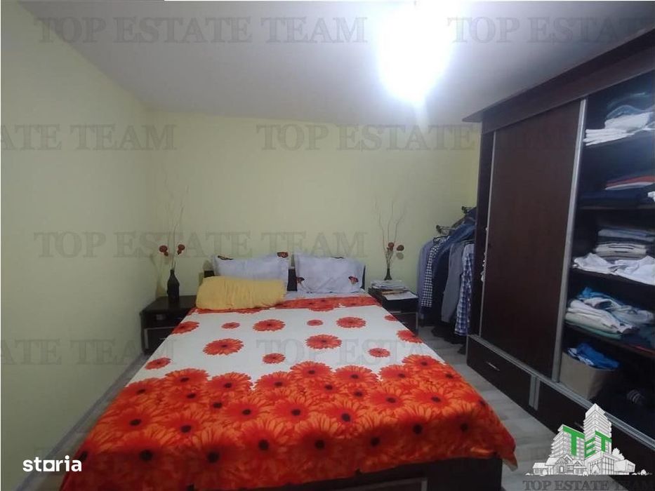 Teren generos 700 mp, include casa cu panouri fotovoltaice, langa Bucu