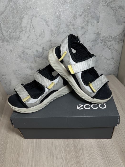 Продам сандали ECCO